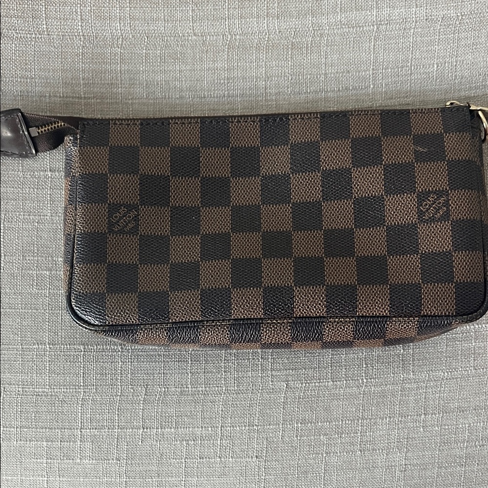 Louis Vuitton Damier Ebene Wristlet - Picture 2 of 6